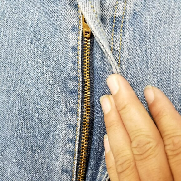 Levis Jeans Mens 42x32 100% Cotton 560 Vintage Comfort Fit Tapered Leg *Read* - Picture 3 of 16